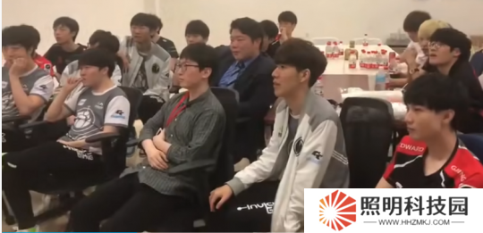 《街霸6》中國選手給老外補課 就為坑自己人 結(jié)局爽文劇本